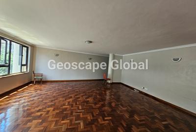 3 Bed Apartment with En Suite in Riverside - 4