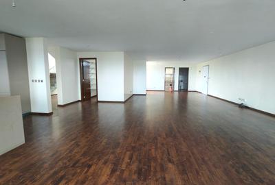 4 Bed Apartment with En Suite in Westlands Area - 3