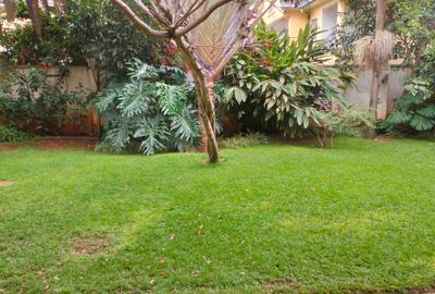 5 Bed Townhouse with En Suite in Lavington - 3