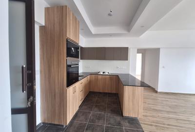 2 Bed Apartment with En Suite in Kilimani - 3
