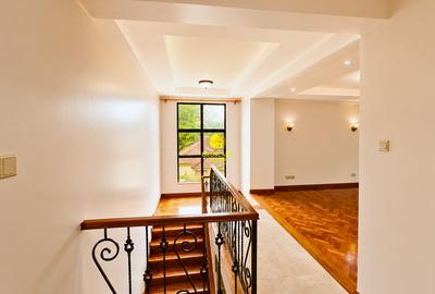4 Bed Apartment with En Suite in Riverside - 4