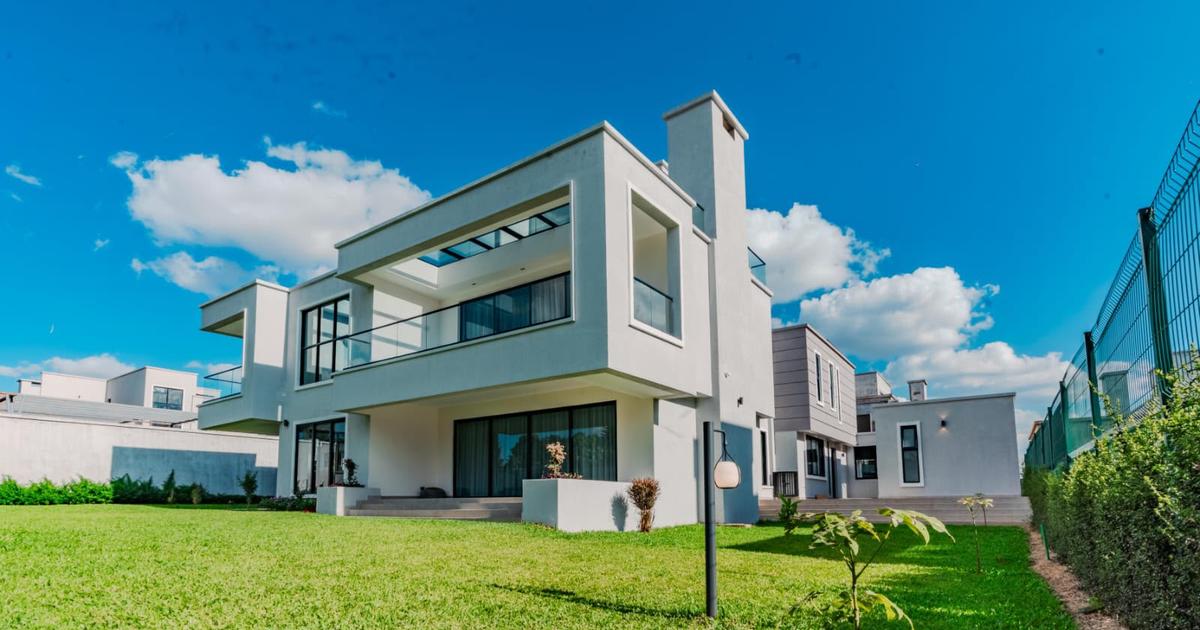 5 Bed Townhouse with En Suite in Runda
