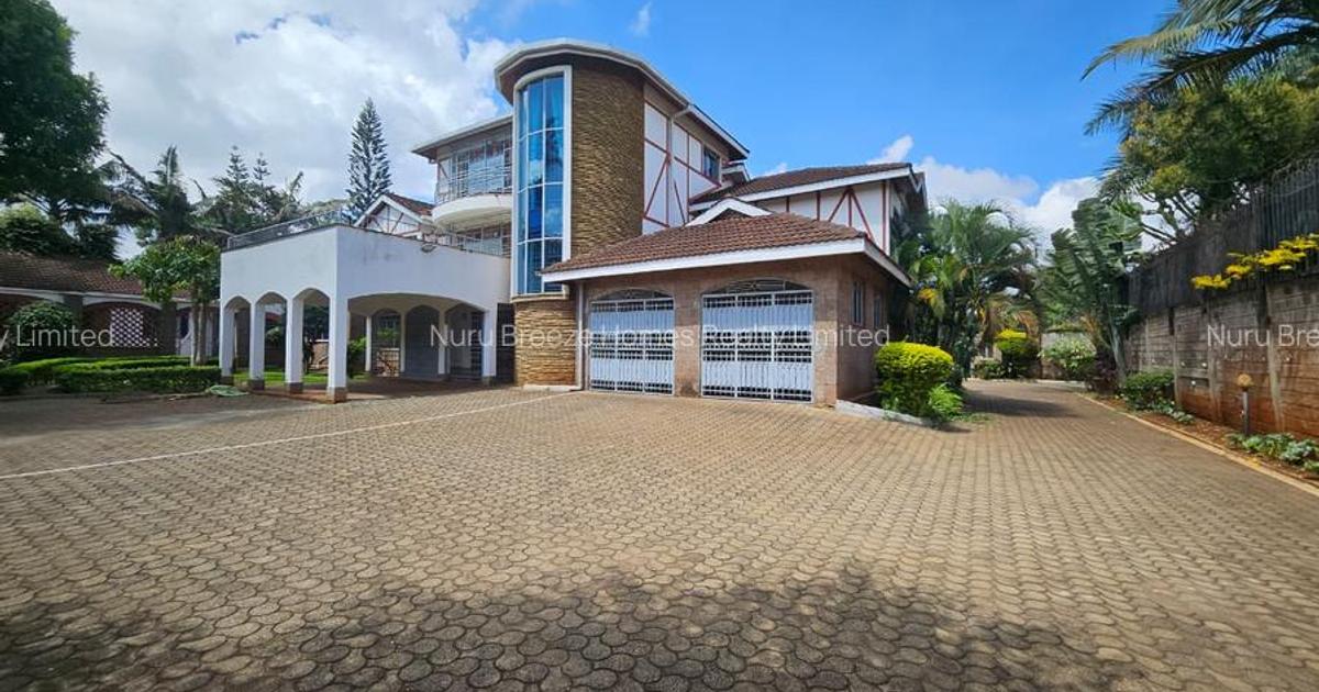 5 Bed House with En Suite in Runda