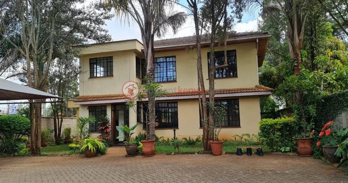 3 Bed Townhouse with En Suite at - Ceac4988 E56e 4d77 8be9 E3e857127aed 