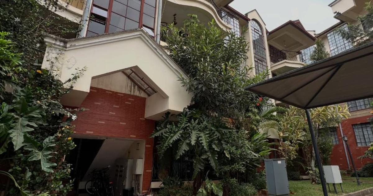 3 Bed Apartment with En Suite in Riverside