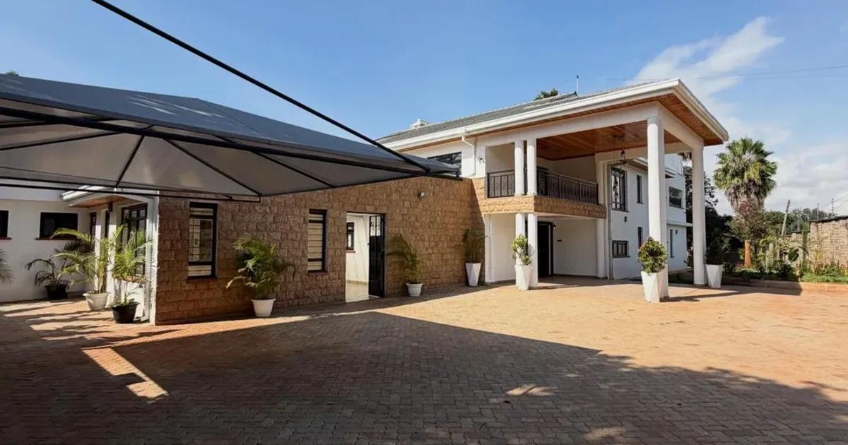 5 Bed House with En Suite in Runda