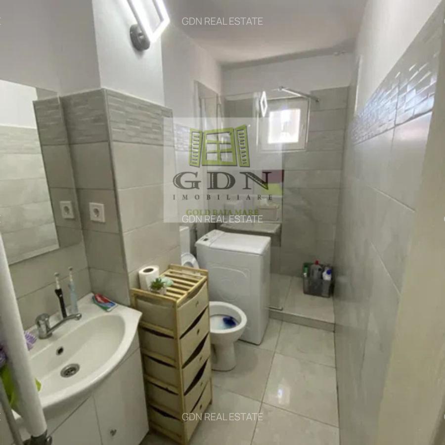 Apartament de vanzare - zona Semiluna 3 camere - 7