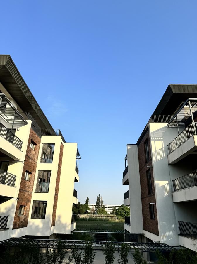 d5625194-e4df-4304-ad3e-e108d35b3354 - 4