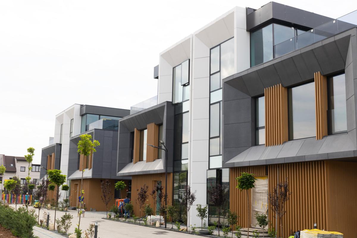 6c153bbc-0396-4e4e-99ff-c84dd6b6c420 - 4