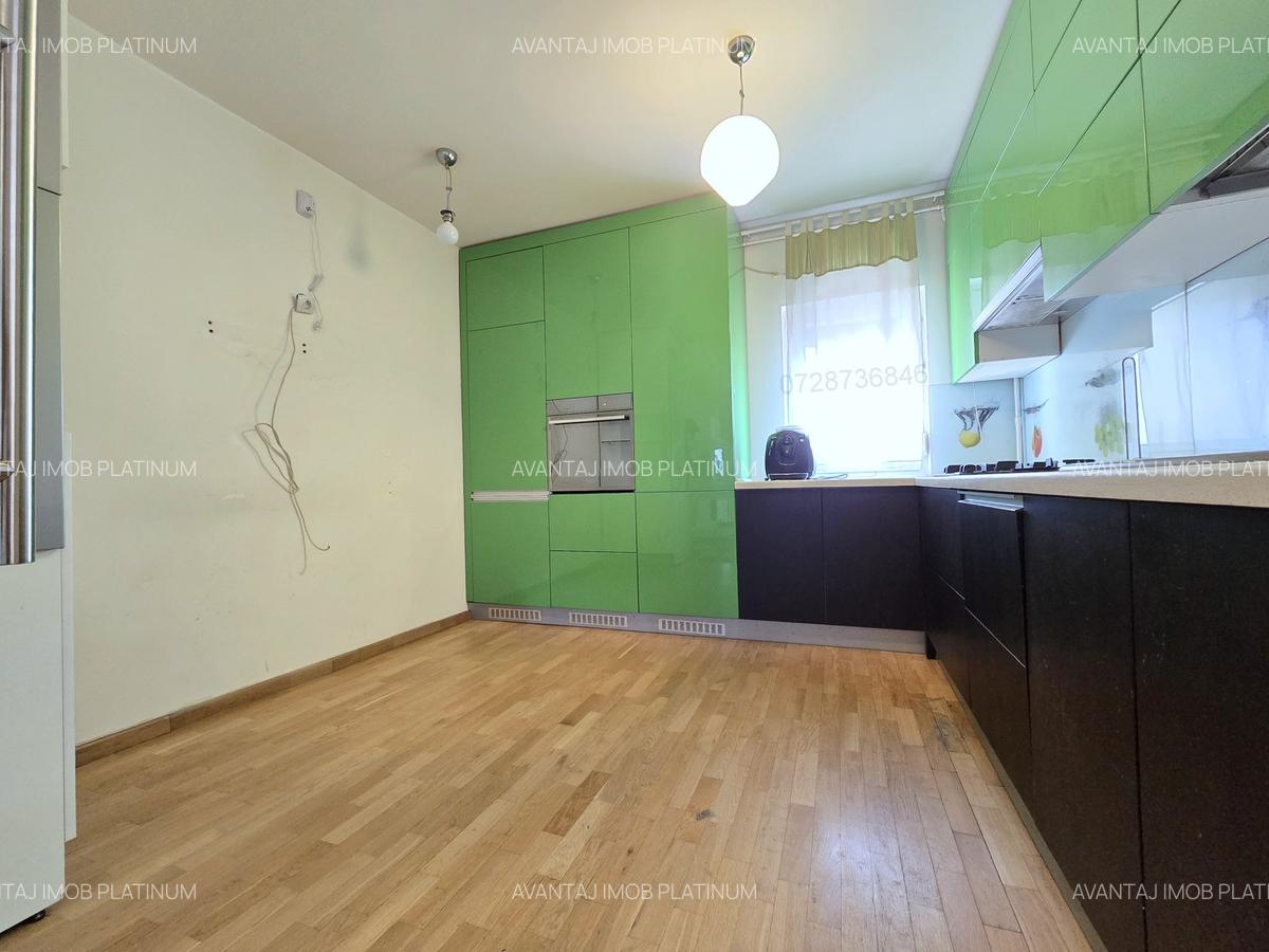 Calea Vitan, bloc stradal, cu centrala proprie si loc de parcare - 8 Calea Vitan, bloc stradal, cu centrala proprie si loc de parcare - 8