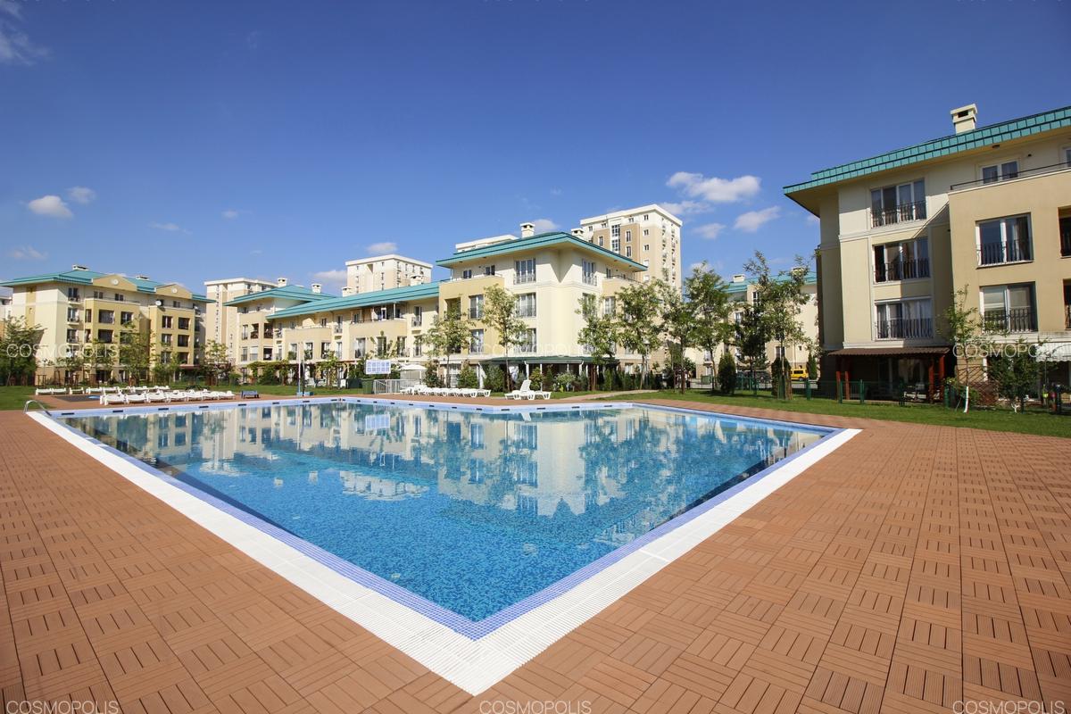 Cosmopolis, zona Nord, București - 16