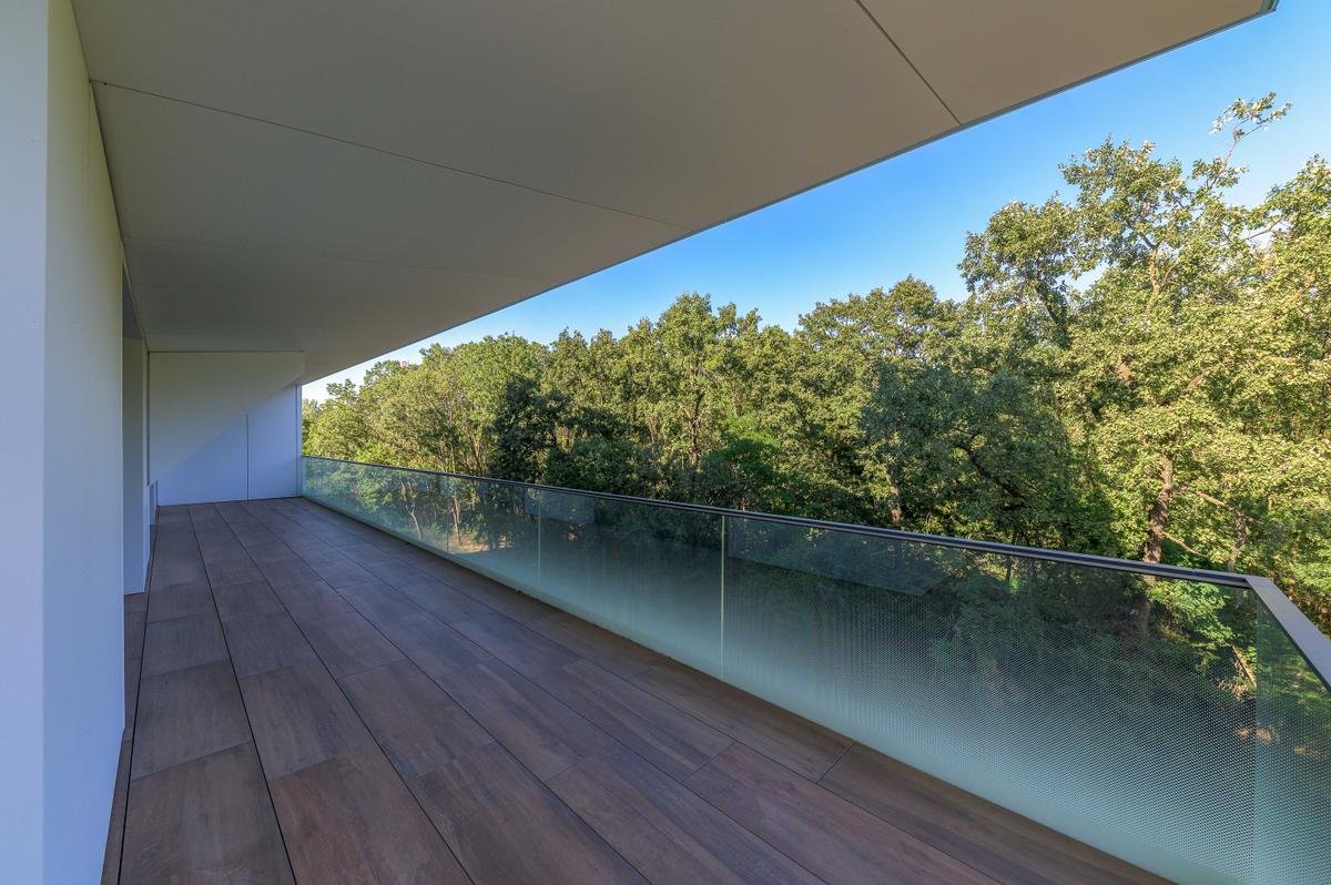 153e86c8-b85a-4d83-971a-4d9969baf1a2 - 4