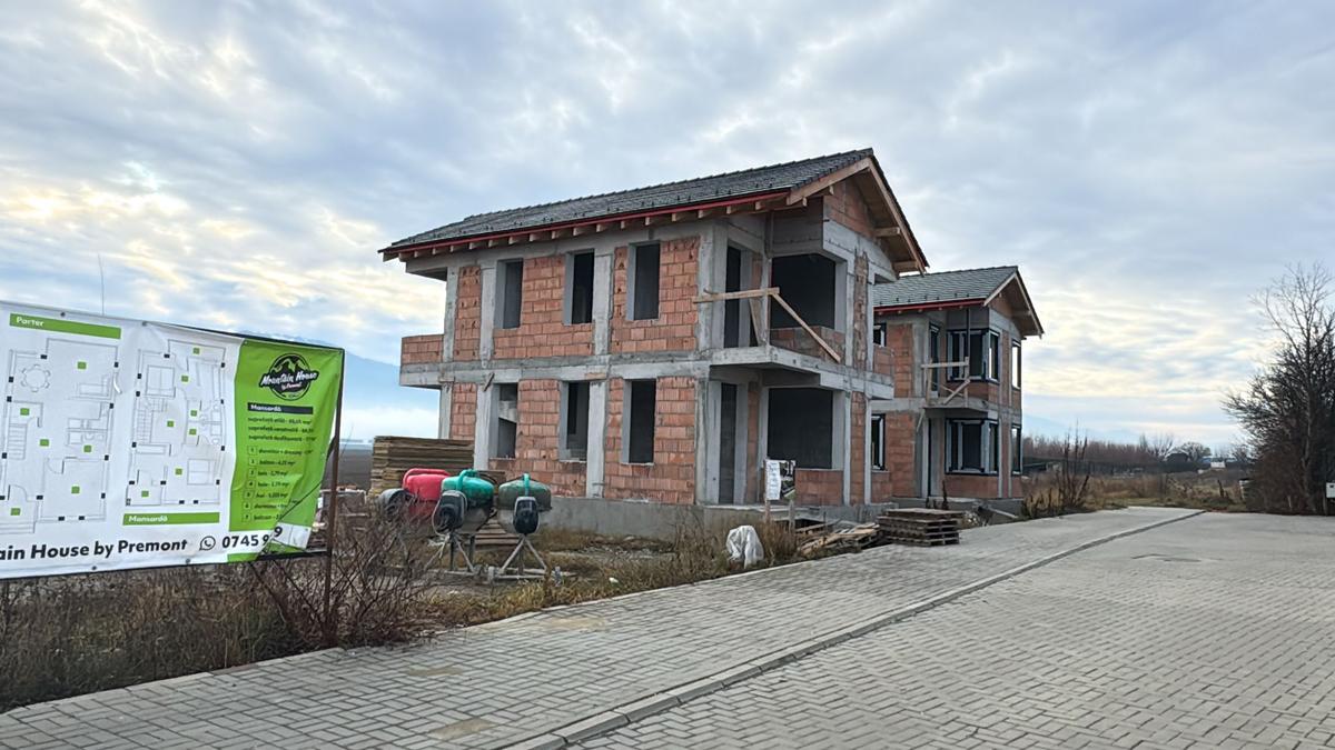 5a697853-38a5-4b30-aecb-8faa3f211bf6 - 1