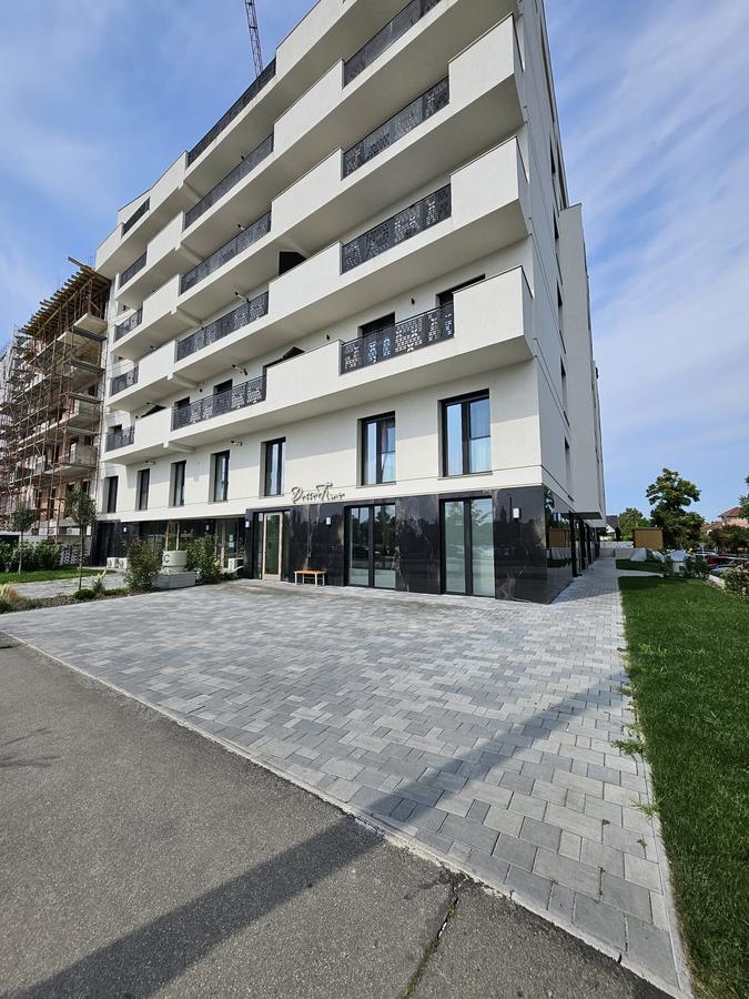 b418b833-da25-4154-b6da-3893676a91b0 - 3