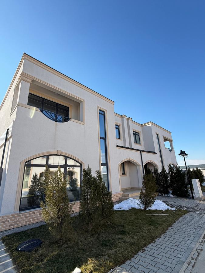 52b5c8ee-31d9-4d70-bbc5-5454d300560e - 2