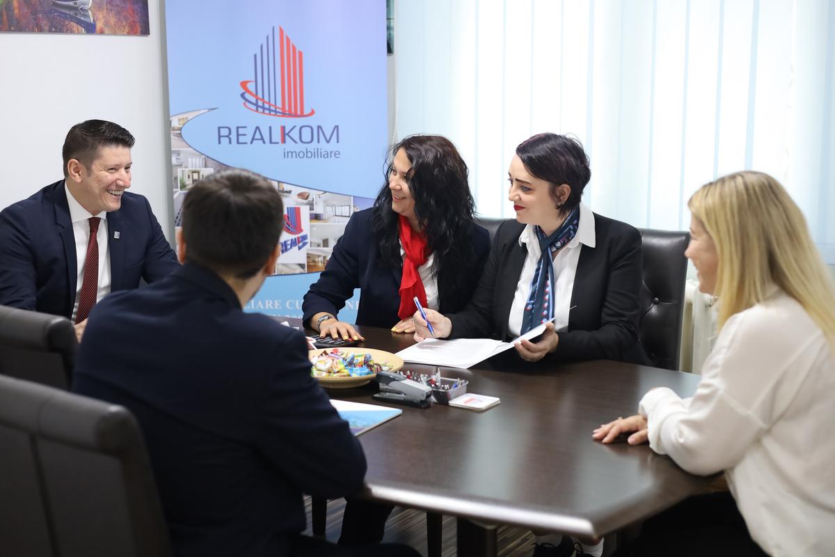 18c0bf38-58f8-4b7f-9626-b4b74914b44f