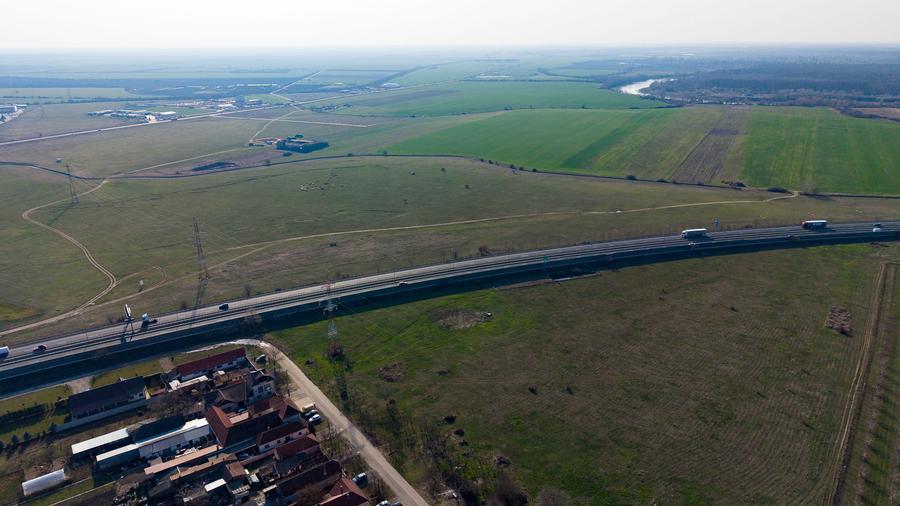Teren de 107,000mp în zona industrială Zădareni