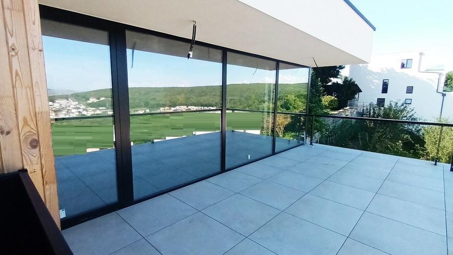 Casa noua ultra moderna, in Europa, strada linistita, cu panorama !
