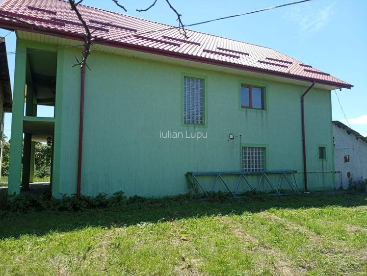 Casa / Vila de vanzare - 2