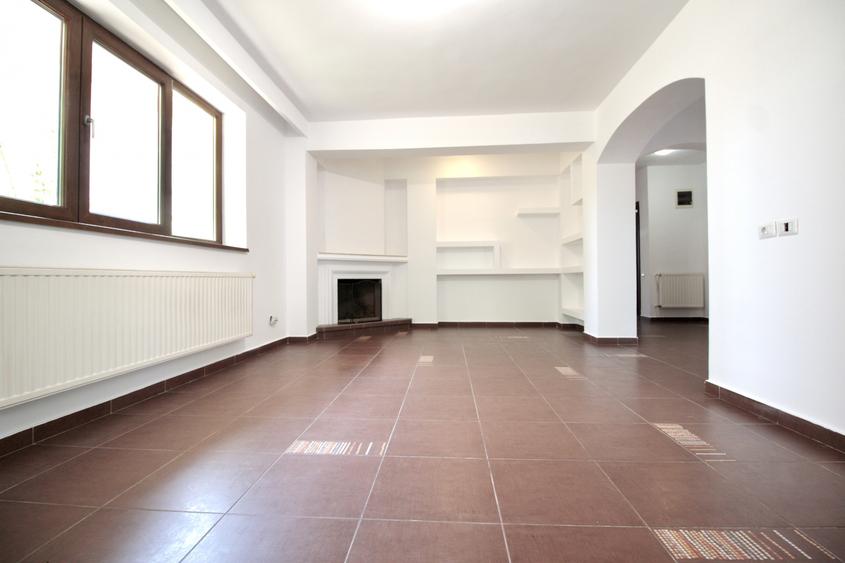 PRELUNGIREA GHENCEA-LIDL, APARTAMENT IN VILA 2010, CURTE 300 MP SI PARCARE!
