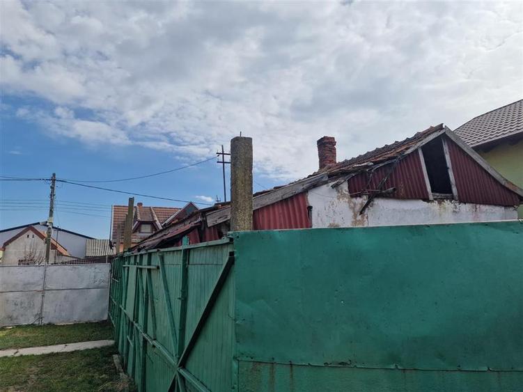 RECO Casa de demolat cu teren mare in Bors
