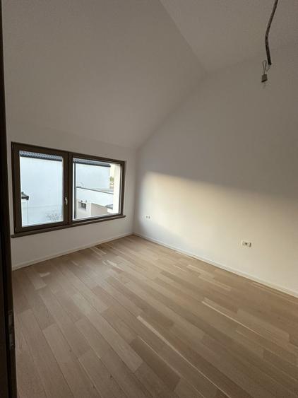 Casa cu 4 camere - Dumbravita