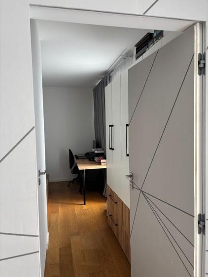 Apartament cu 3 camere semidecomandat în Florești