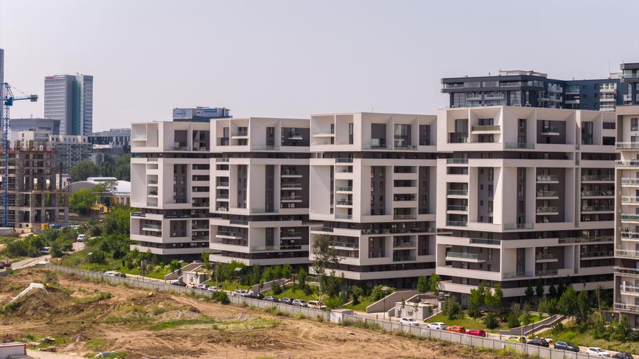 Apartament 3 camere cu terasa 52mp cu vedere la gradina privata