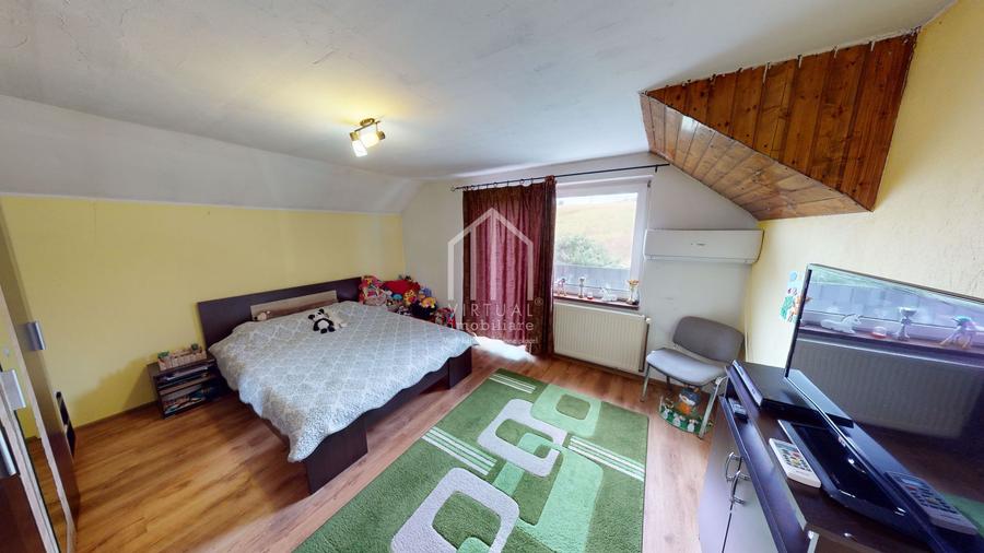 Casa individuala de vanzare cu 4 camere,garaj,curte-Sura-Mare