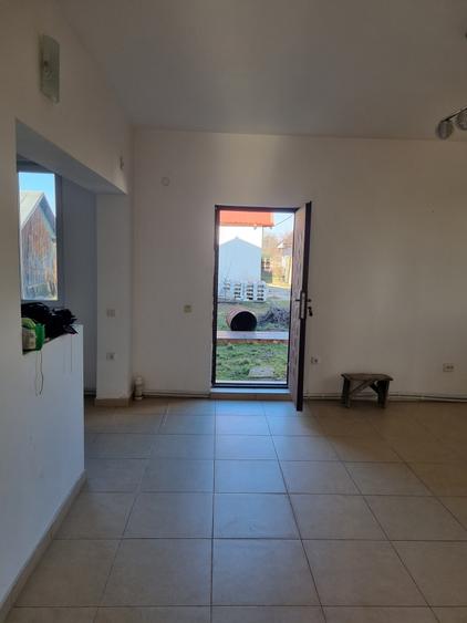 Proprietate generoasa- Casa cu 4 dormitoare si o curte mare