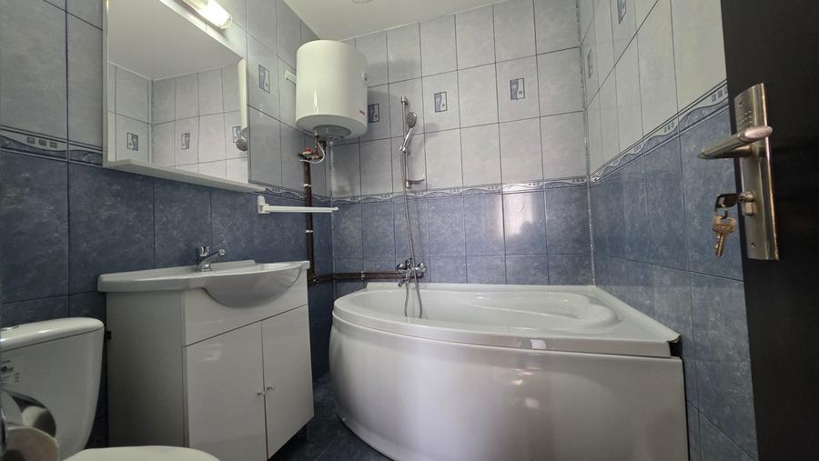 Clădire Comercială + Apartamente | 390 mp | Drumul European |