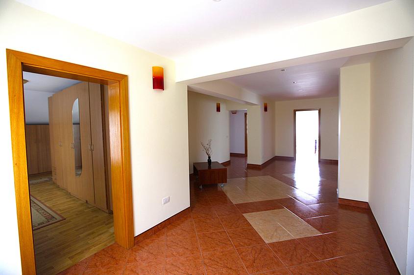Vila deosebita in cartierul Tractorul