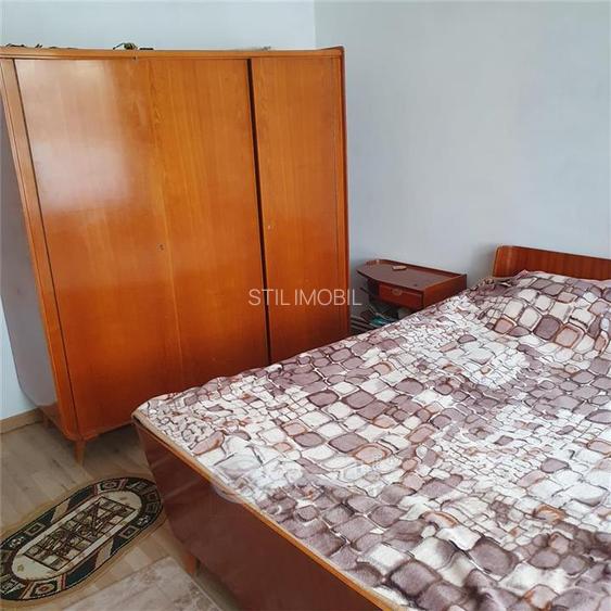 Apartament 3 camere decomandat | Podu Roș - 300€ negociabil - 2