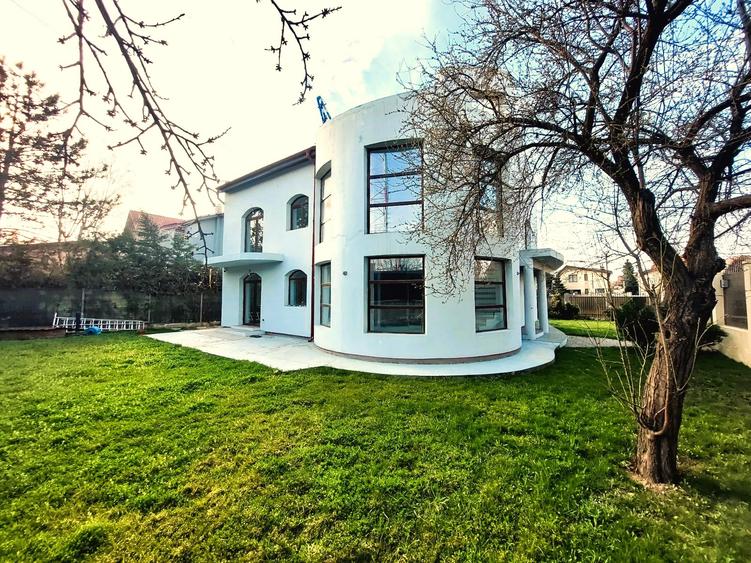 Vila deosebita cu arhitectura unica Prelungirea Ghencea