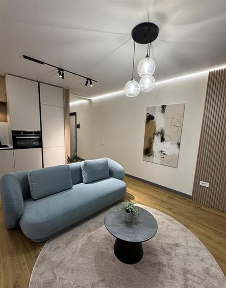 Apartament 2 camere balcon si parcare zona Strand