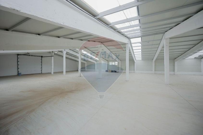 De vânzare – 2 hale industriale, 5.050 mp utili, Palota