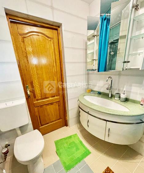 Ultracentral - UMF, 4 camere decomandat, renovat, toate dotarile - 18