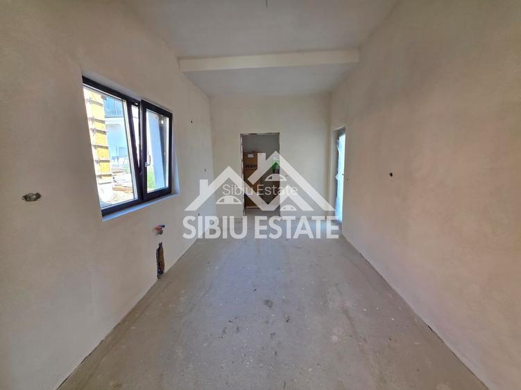Casa finalizata Calea Cisnadiei curte proprie generoasa, Comison 0% - 5