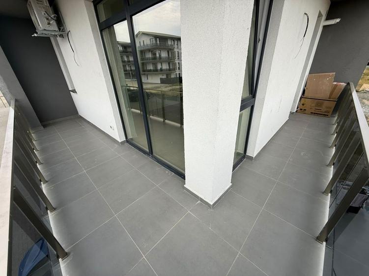 Apartament modern, prima închiriere, complet nou balcon generos