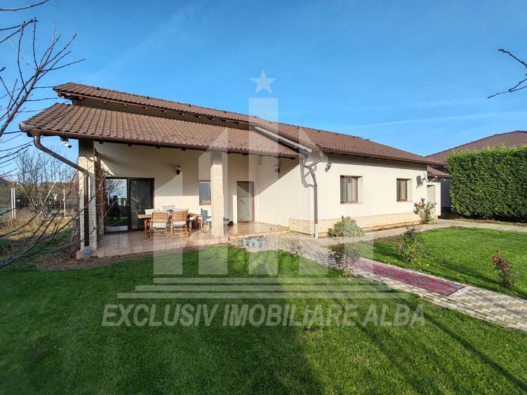 Casa individuala | 1 nivel | 145 mp utili | 784 mp teren | Cetate