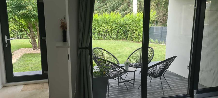 Lux la Liziera Pădurii: Vila Unde Viitorul se Mută Acasă