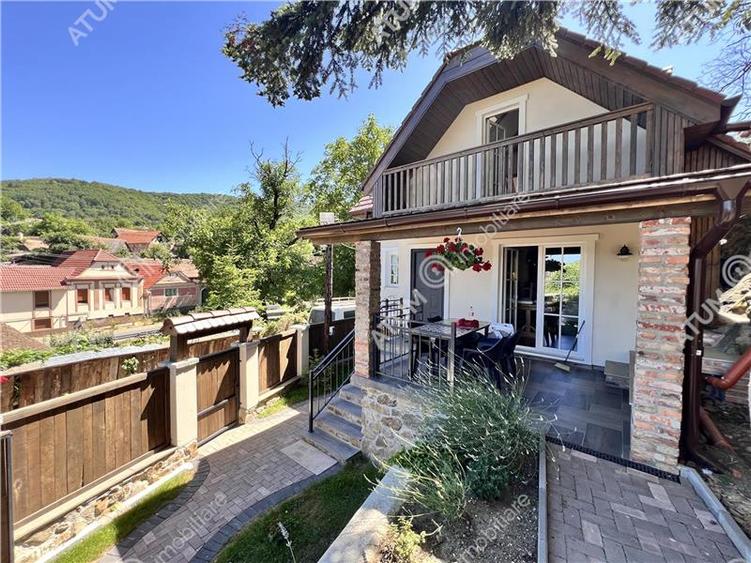 Casa individuala cu 3 camere 2 bai si teren 172 mp situata in Sibiel