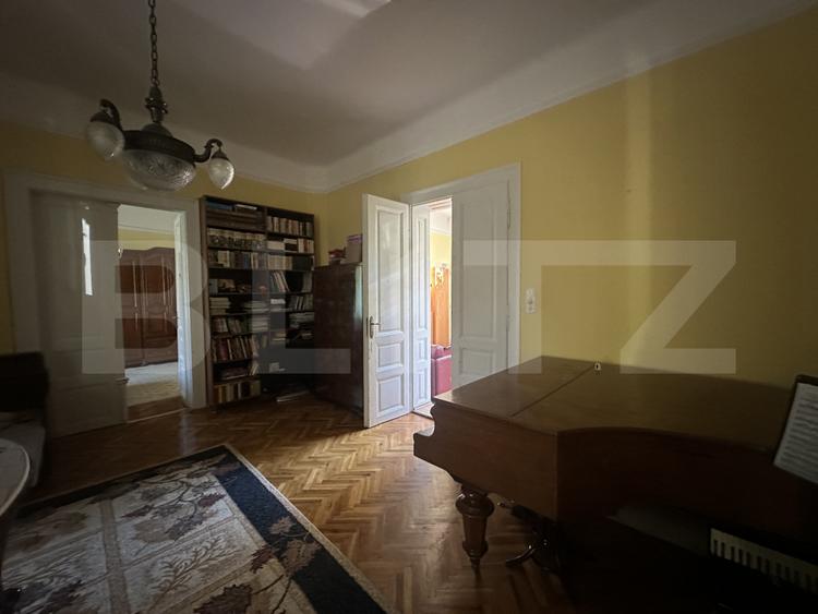 Casă cu două apartamente, 221 mp, zona Semicentral