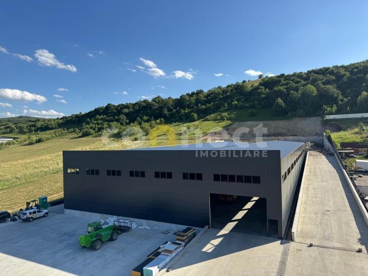 Hala industriala moderna +birouri in Baciu 1380 mp