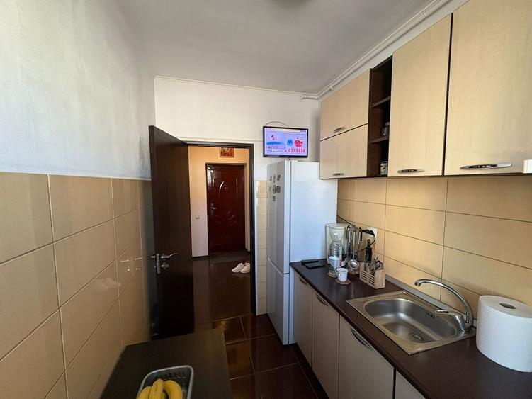 Garsonieră decomandată, centrală proprie, etaj 4/5 – parcare inclusă, zo