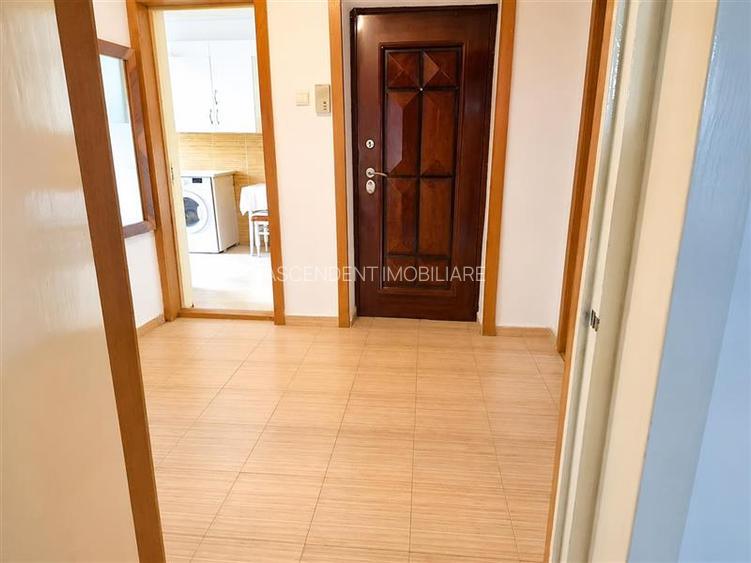 Drumul Poienii .LIvada Postei: 3 camere decomandate,2 balcoane,vedere verde, Bra