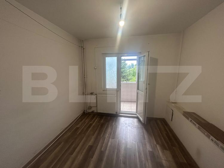 Apartament 2 camere decomandate, 49 mp, etaj 3, zona Cornitoiu-Unitatea Militara