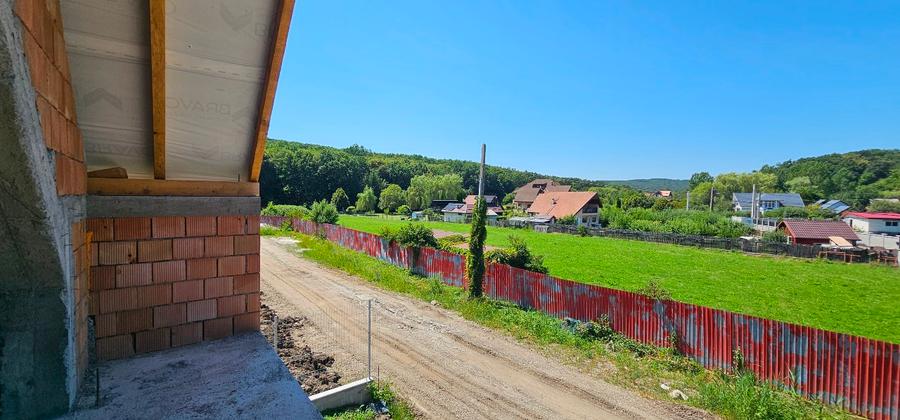 DE VÂNZARE CASĂ PREMIUM – CORUNCA, VALEA IUBIRII