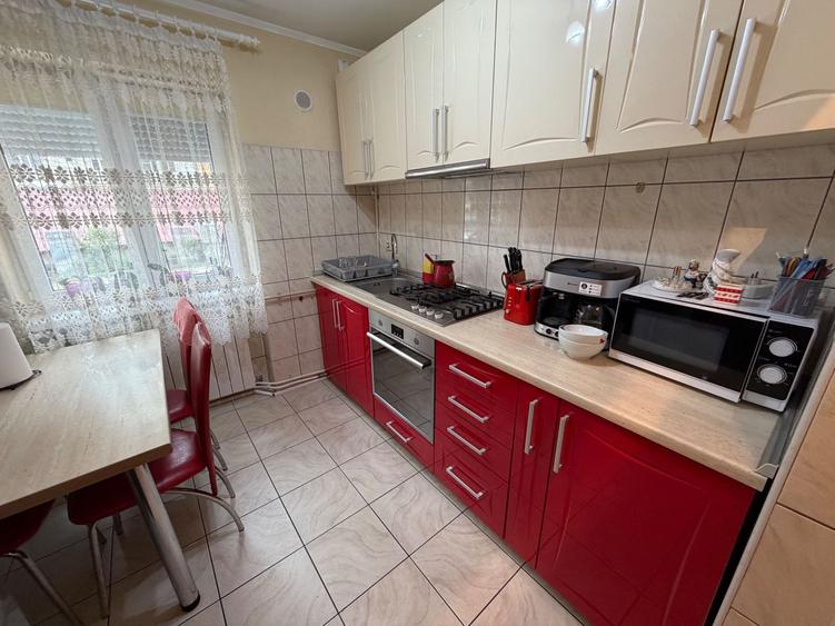 Apartament 2 camere, parter - zona Cetate