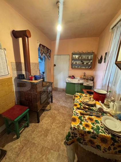 Casa cu 2 camere 50 mp si 836 mp teren, in Magura